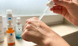 This new ultra-fluid SPF treatment is panicking the networks: is it really suitable for your skin or is it depriving you of protection?