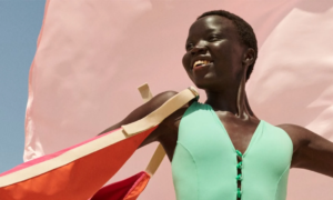 This XXL bag from Longchamp will make your mini bags outdated in June and fashionistas are already snapping it up