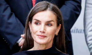 Goodbye sandals: Letizia from Spain never takes off these retro low-heel shoes