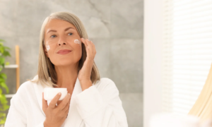"I no longer worry in the morning" : this 2-in-1 anti-wrinkle and SPF 30 cream is sold in pharmacies