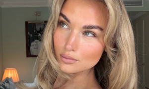 "I use it 3 different ways" : this radiance booster gives ultra-luminous skin with a buildable glow