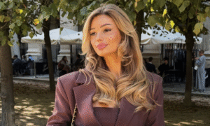 "It looks like I just came from the hairdresser" : this blow-dry spray for $6 protects hair up to 230°C and gives a mirror effect
