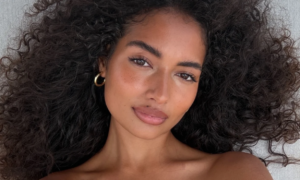 "I have never had such beautiful hair since I started using this product for my curls." : this special curl jelly nourishes, defines and fixes in 1 application