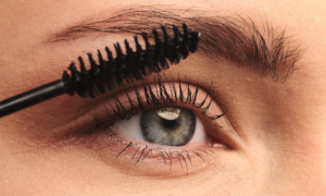 "This mascara is full of care, it looks like I’m wearing extensions" : in 2 months, eyelashes grow +1.93 mm in length on average