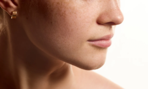 Face Fitness: the new trendy routine that does good while sculpting the oval of the face