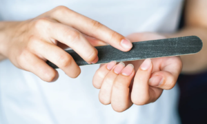“I had soft nails that were splitting”: this treatment for only 10 euros strengthens the keratin of fragile nails and reduces breakage