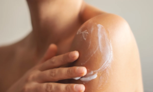 “It instantly soothes my sunburn”: this fresh after-sun milk prolongs the tan and repairs the skin