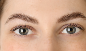 Skincare to the tips of the eyelashes: this growth-boosting night serum increases volume and stimulates the natural growth of eyelashes