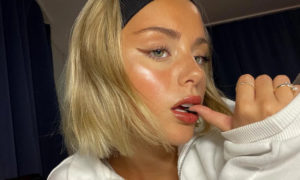 “I hydrate my skin even after putting on makeup”: this serum mist formulated with 77% collagen water provides long-lasting hydration and a glass skin effect