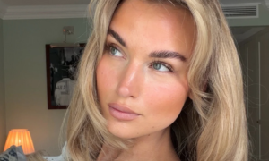 “I replaced all my beauty products with just one product”: this 5-in-1 anti-aging BB cream offers an even, radiant and mattified complexion while smoothing fine lines and protecting the skin with SPF 25