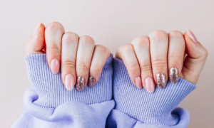 “In just 30 minutes, my nails are done”: these gel stickers with multiple designs provide intense shine and long-lasting hold