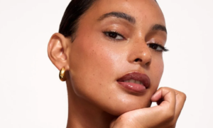 “It looks like a FaceApp filter but in real life, it’s stunning”: this new long-lasting foundation with smoothing technology doesn’t fade into fine lines