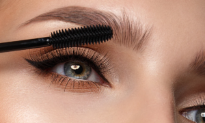 “My eyelashes are just sumptuous”: this volume and length mascara available at Sephora deploys the fringe 360° (and it is ultra-easy to remove)
