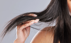 “My frizz is flattened”: this Amika smoothing leave-in treatment offers radiant shine for 72 hours